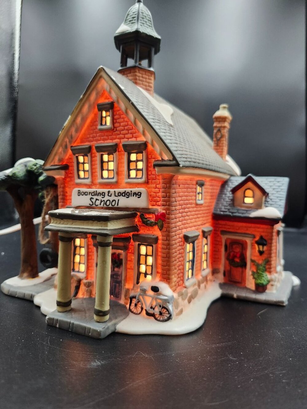 Holiday Time Christmas Village Boarding & Lodging School Lighted Ceramic 2002
